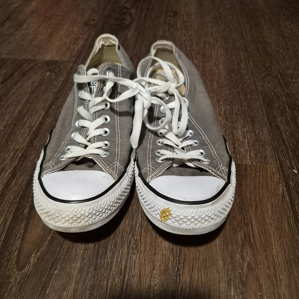 Converse Gray Low-Top Sneakers Womens Size 11 Mens Size 9 - Picture 1 of 6
